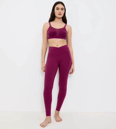 Miekki  bezfiszbinowy Biustonosz sportowy Triumph Triaction Extreme Lite N EX  DARK WINE