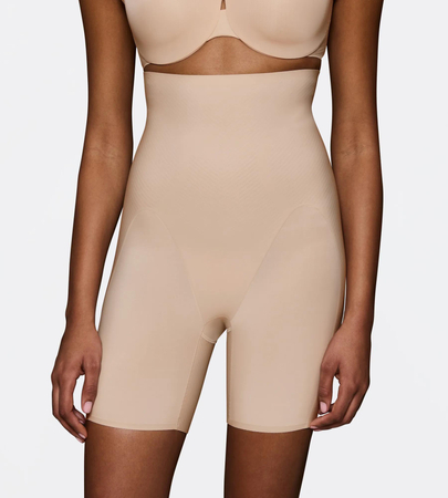 Majtki modelujące Triumph BMU Illusion Curve Super HW Mid-Thigh NUDE BEIGE