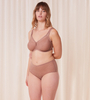 Damskie Majtki TRIUMPH Triumph Signature Sheer Maxi EX w kolorze TOASTED ALMOND