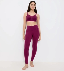 Miekki  bezfiszbinowy Biustonosz sportowy Triumph Triaction Extreme Lite N EX  DARK WINE